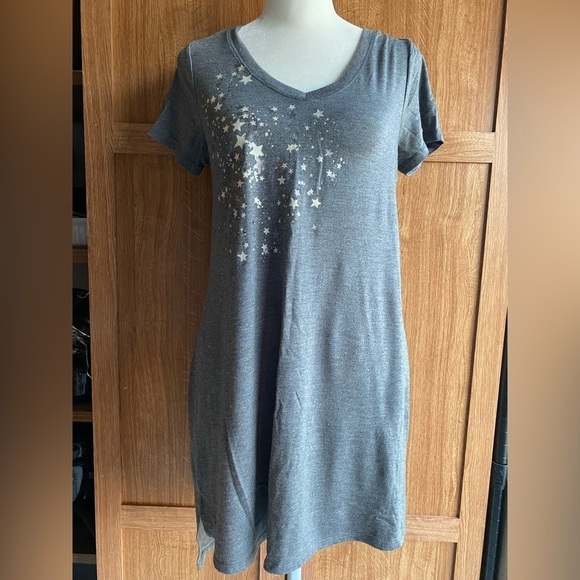 MATERNITY Short Sleeve Star Top - Picture 1 of 1
